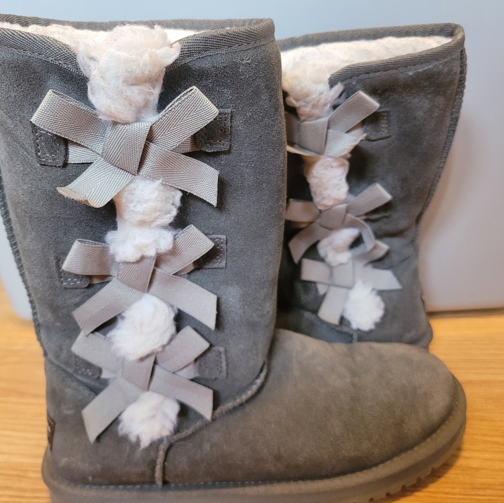 Gray Suede Boots with Ribbon Detail